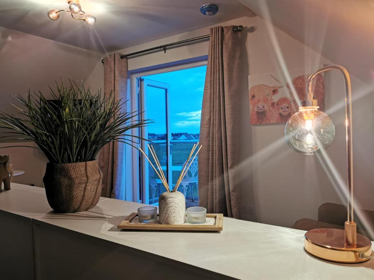 Vicki'S Den Apartment Tain Bagian luar foto